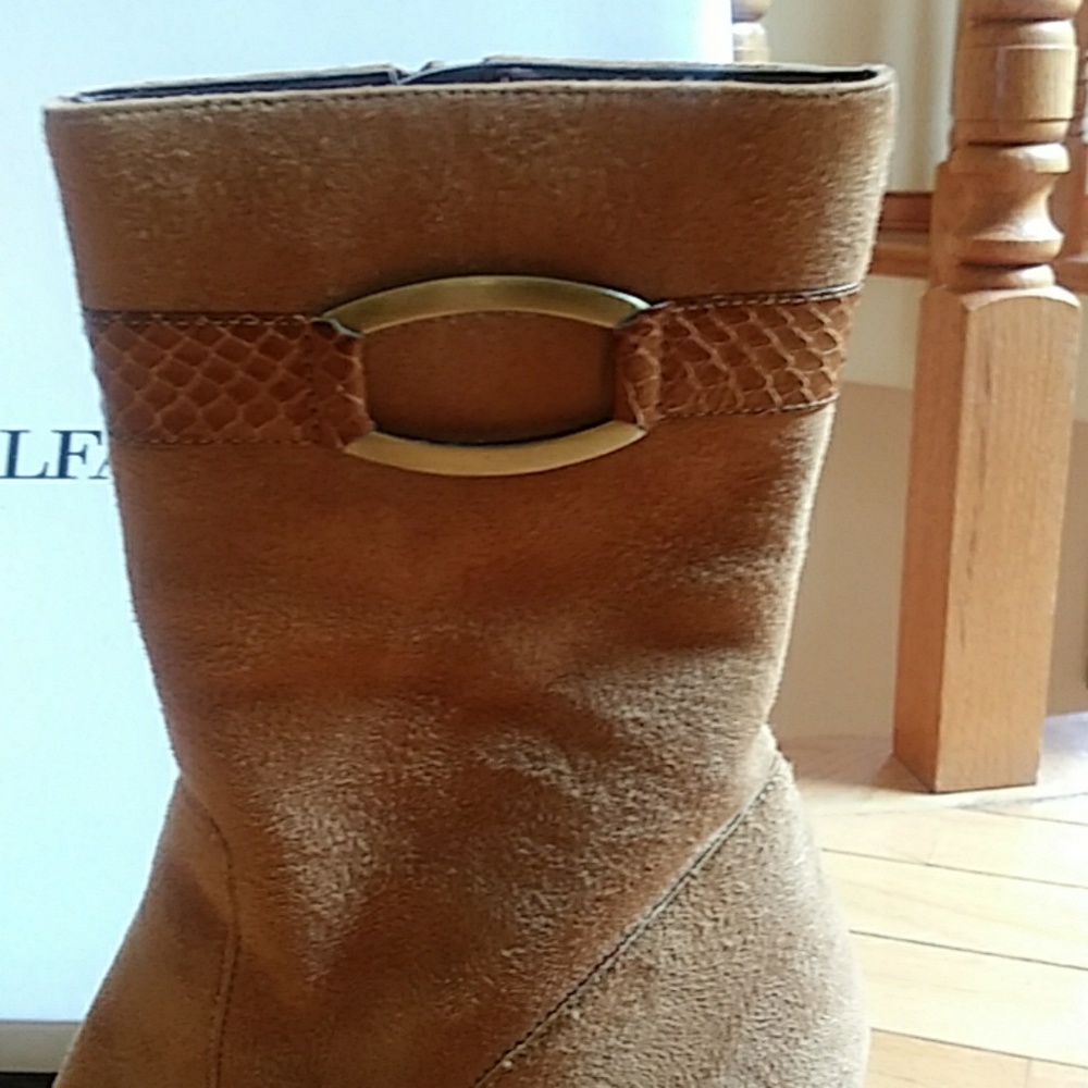 Suede Boots - Picture 5 of 7